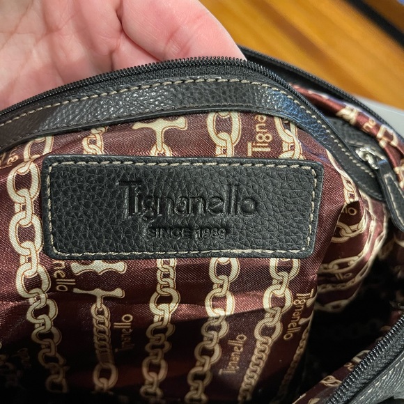 Small hand bag. Black leather. Great condition. - Picture 3 of 3